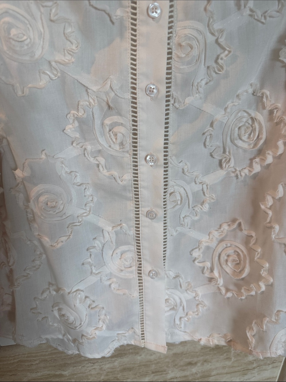 Gracia Soft cream Floral Appliqué Ruffled Collar Blouse - Picture 6 of 6